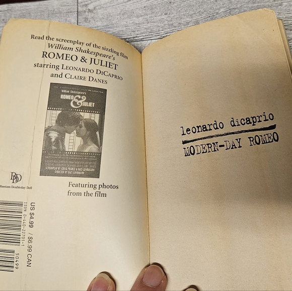 Leonardo DiCaprio Books | Set of 3 | Biographies | Vintage | 90s | Collectibles - Picture 4 of 13